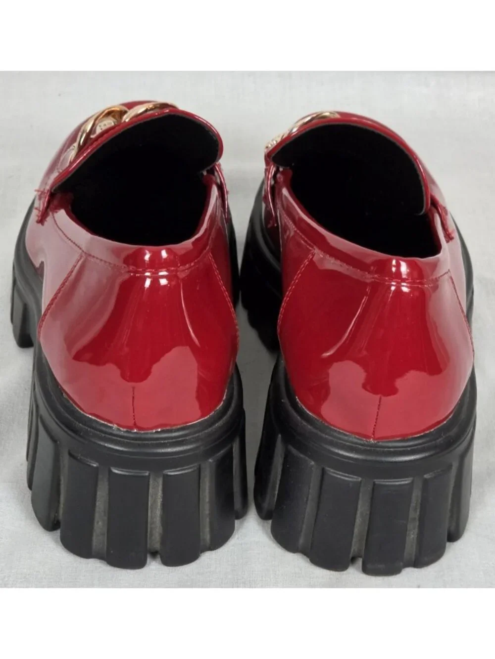 Unbranded platform chunky